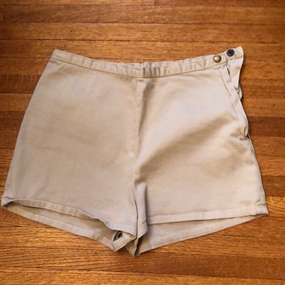 Great condition khaki shorts from American Apparel